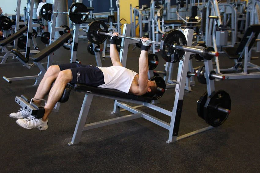 decline bench press